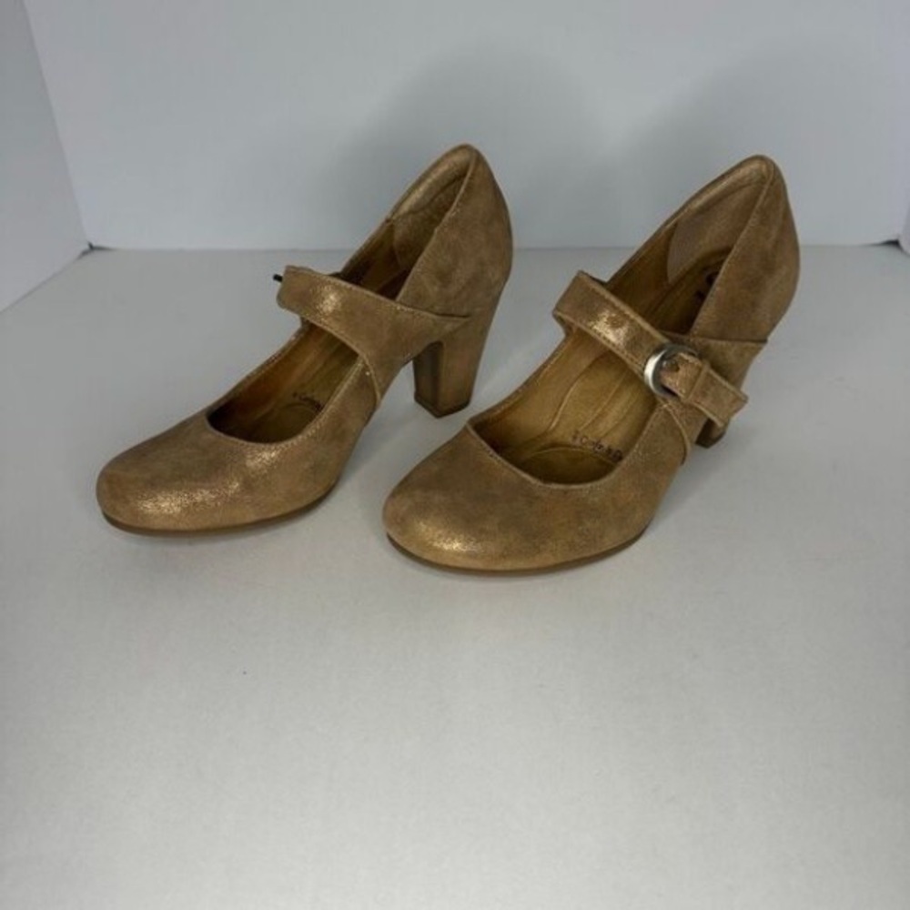 Elegant Tan Women's Heels
